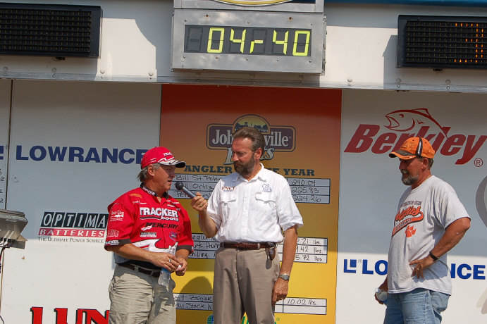 D22A350A-F5C2-4E0F-AAAC-8D2BBF50BCE6