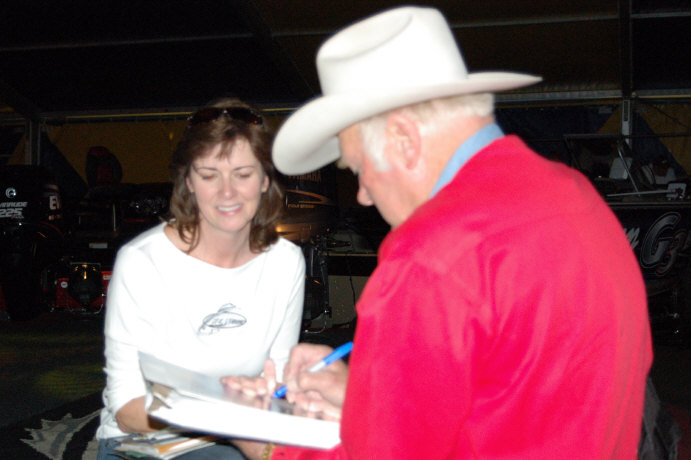 D284CF8B-EA97-4C83-8B02-874A26255847