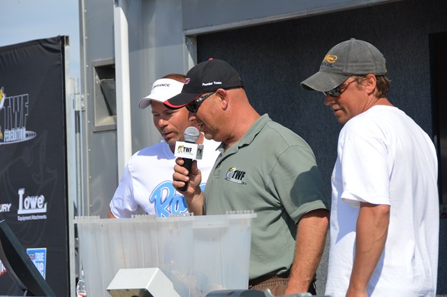 D2A23C64-4355-41C5-ADC7-B44EAA223961