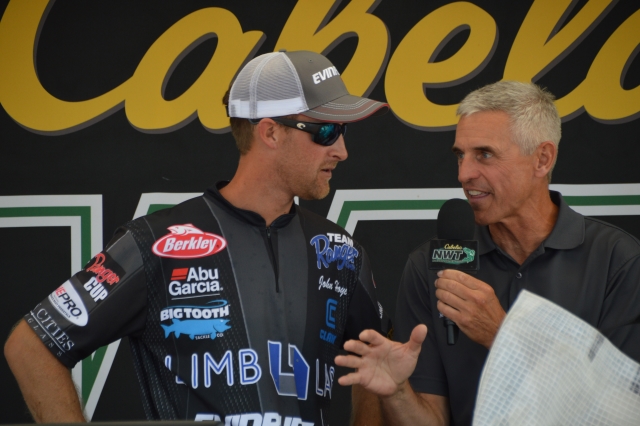 D2BEE640-43DA-4B96-B89E-0297BAAE78DD