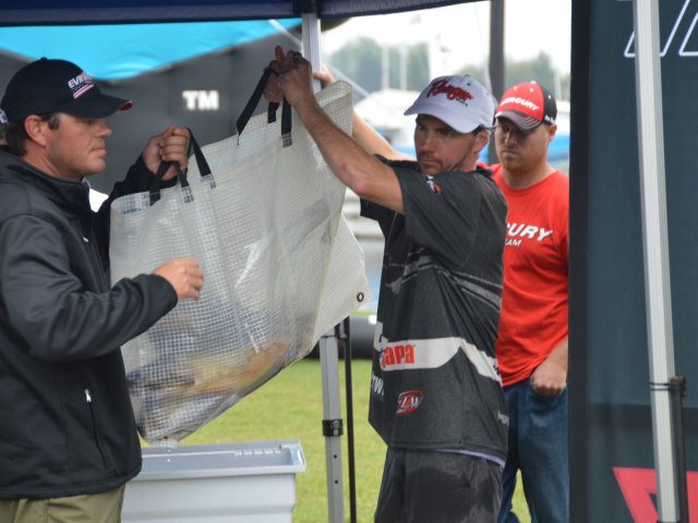 D3C0690B-96C2-48E6-AEA6-BC76B406566D