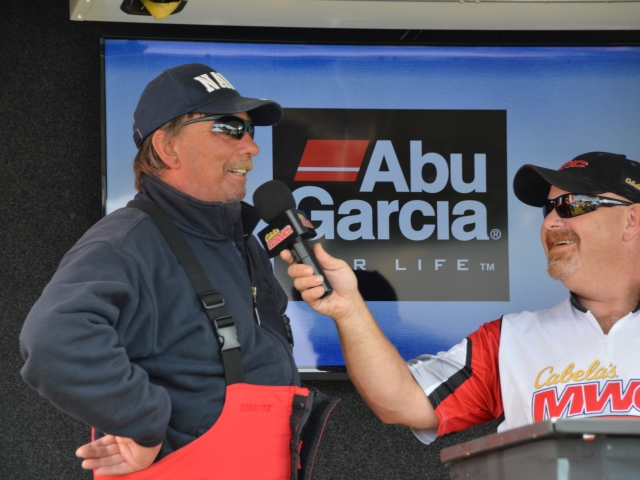 D3F6998E-9A33-4532-ABF7-CF579959A70C