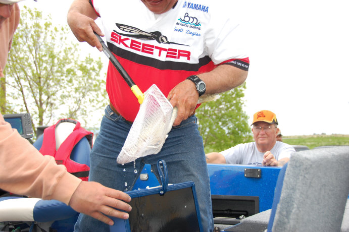 D400B5DC-809D-4E81-8C59-8160FAEF4EBC