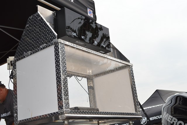 D415F191-A525-4F16-BDD0-B3A2DEC42D03