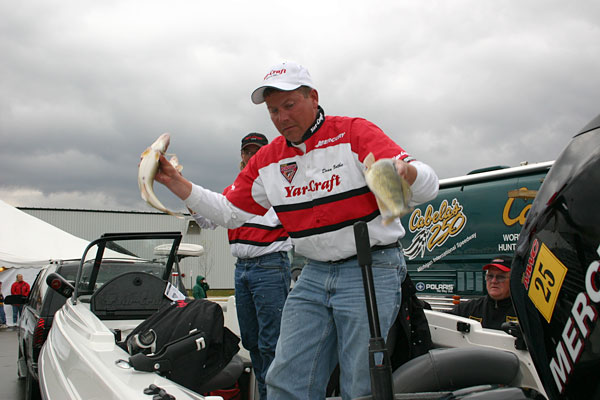 D49AD02A-B19C-4D9E-9756-F16694538B96