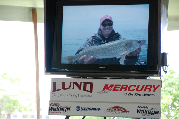 D50D0B5D-3B49-40C9-8B44-5EFB1F44A37E