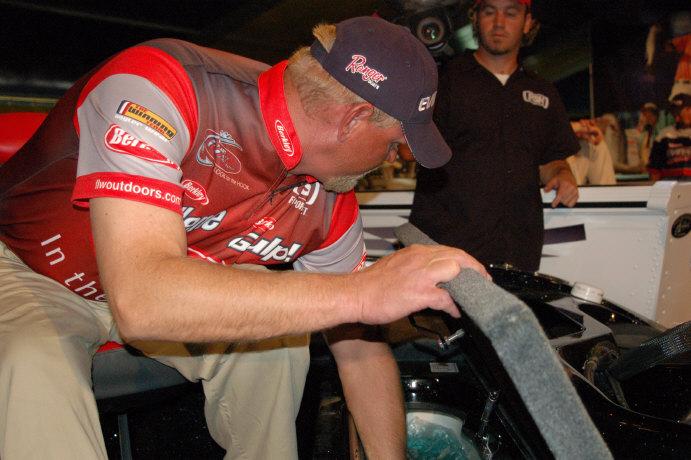 D5E36912-D13E-4F7D-BF51-995DB752DAEA