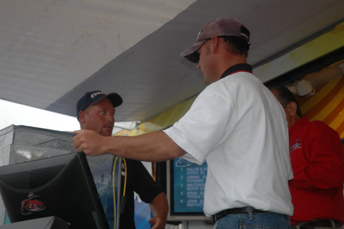 D60BFDFF-B8A9-415A-B17A-725201792D06