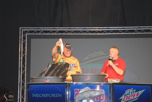 D6617F02-8958-4FD7-AAC4-FEA07F1E9B9E