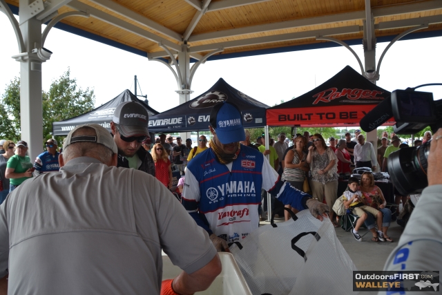 D76067B6-231A-433A-AC17-A25EE596535E