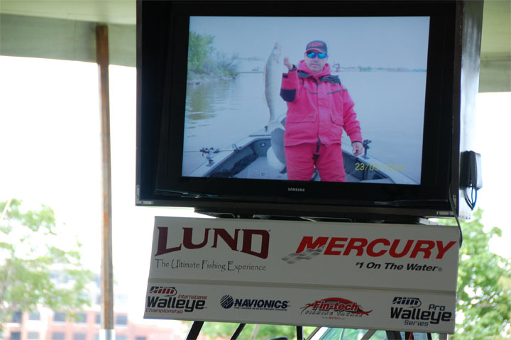 D7690021-F892-4750-B359-C416BC35D3DE