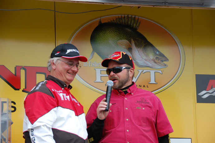 D7A51BAF-4BC5-4AF5-B42D-B034AF896DB9