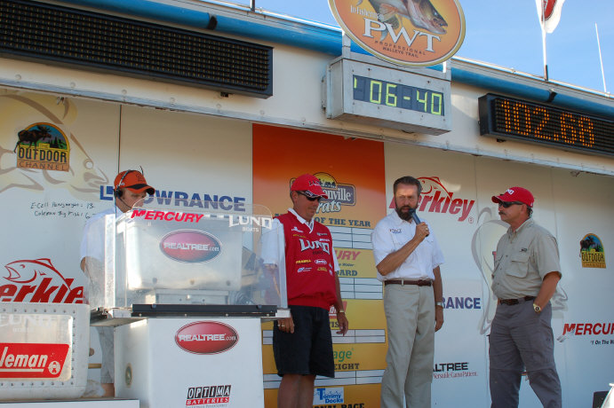 D8518529-0ED7-45A0-8813-5BD5AE0E1395