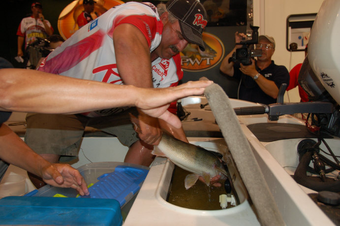 D8A4FDBB-8BC2-4F70-866F-11334C648033