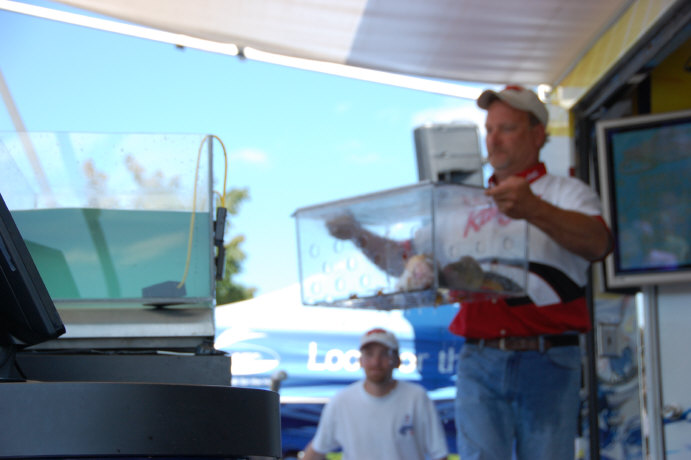 D8EC85BA-FC0B-40D5-8A3F-8DF092BF16F3