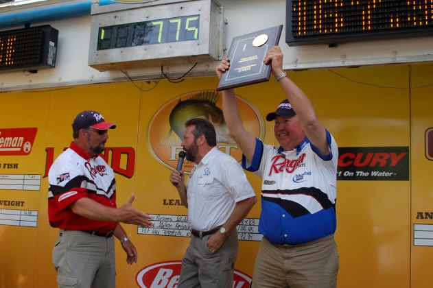 D8FDC822-1B1C-4616-9155-003170494202