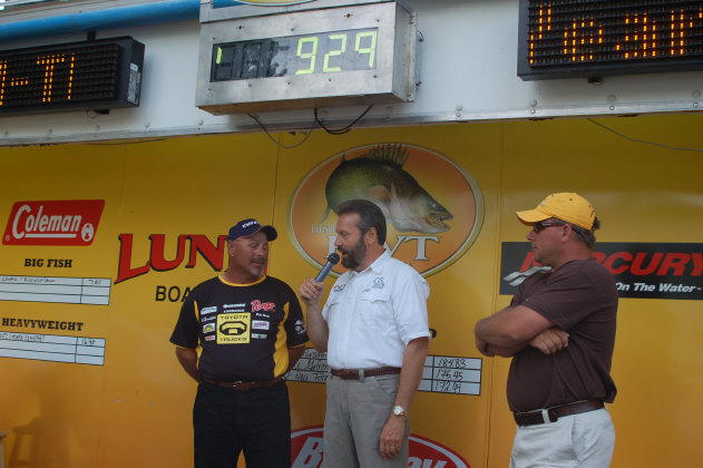 D93037AF-53FA-4EE2-92BB-153460483F2C