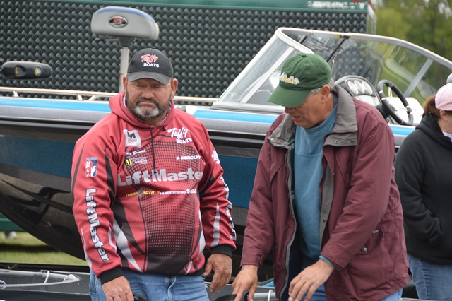 D9353086-A96B-4499-913F-8D5AAB531A93