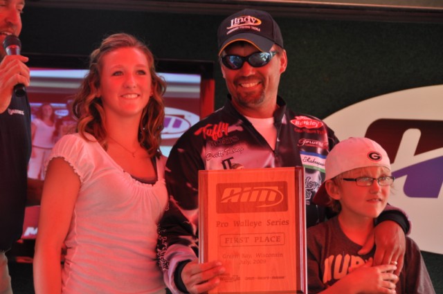 D944D96E-FE93-4F64-8BDE-BE2F68C43BF8