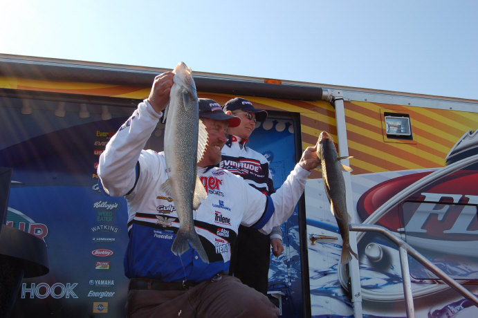 D95D7AD9-DD98-4D7A-81D8-EF7CA2D907D4