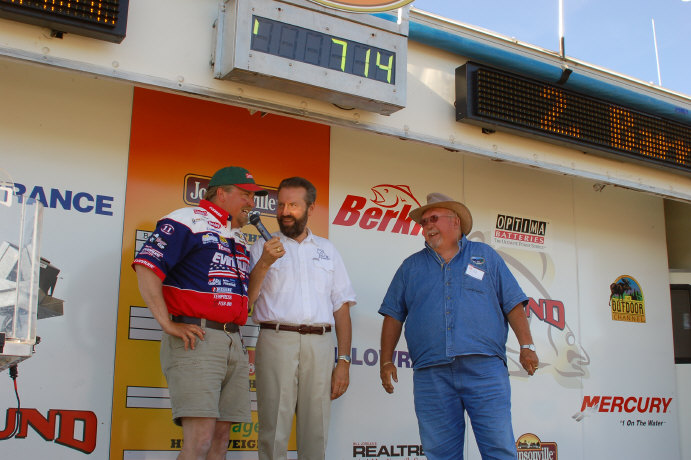 D9B24C41-931E-4CAE-961B-D2060CD0B292