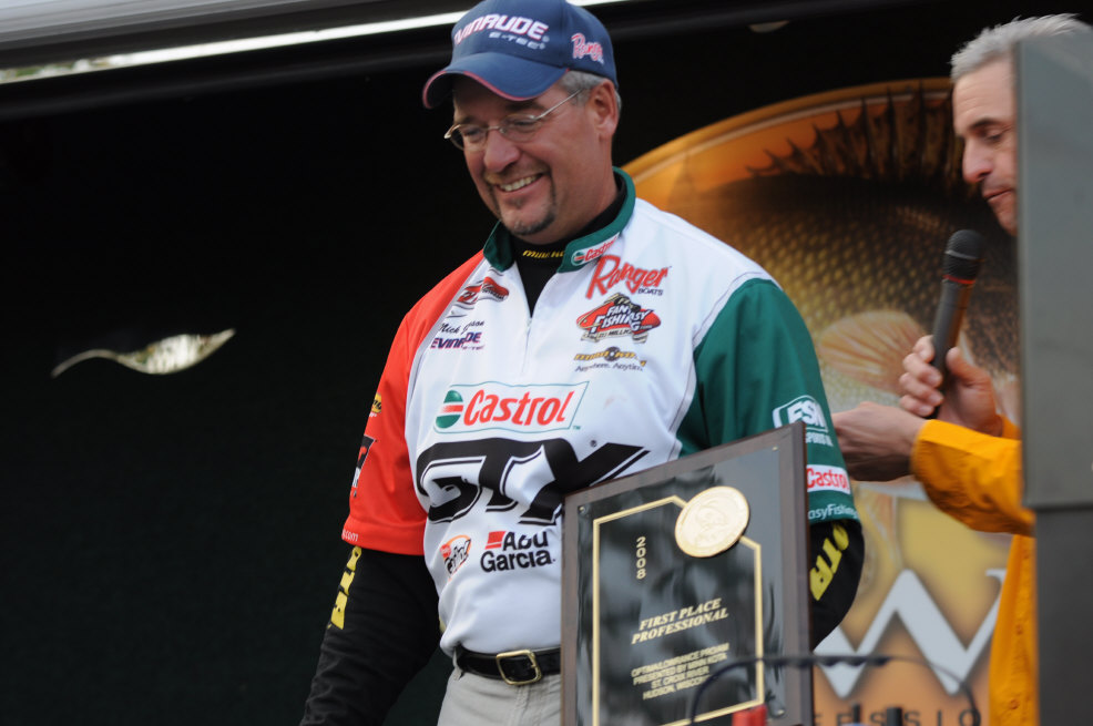 DA14A044-1C2F-4A26-B261-1FDB0E3E964A