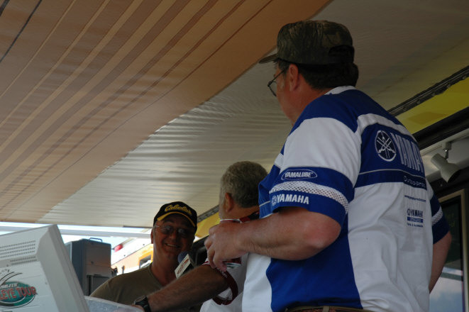 DA921372-7D26-431C-8413-CC4194F9F708