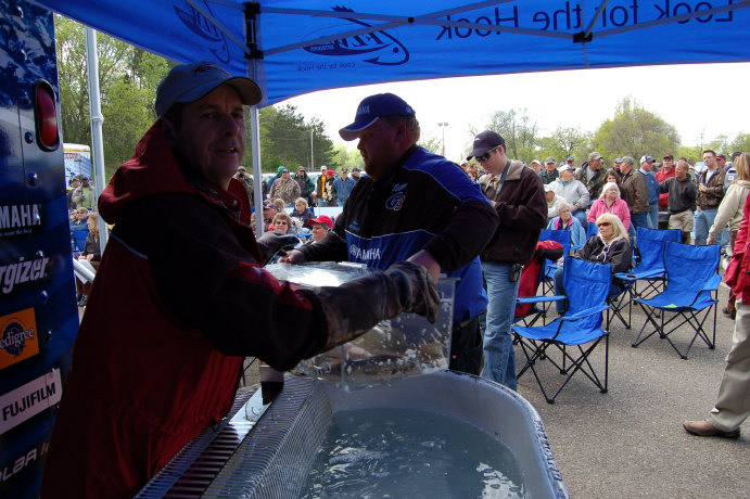 DACD6DEF-8D63-4E40-807A-A48C85280689