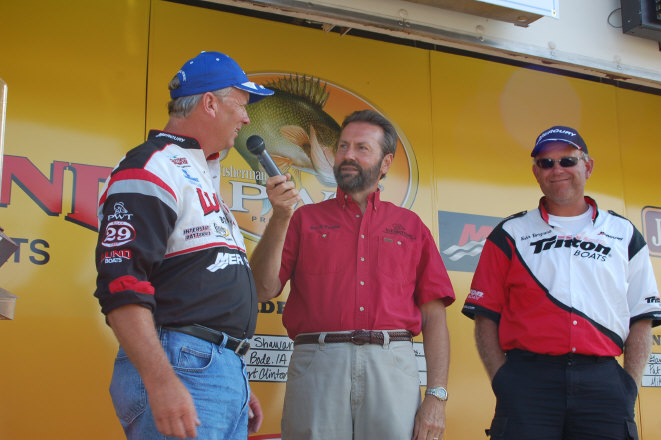 DAD4741D-1730-4D09-BBA2-7183D34359D4