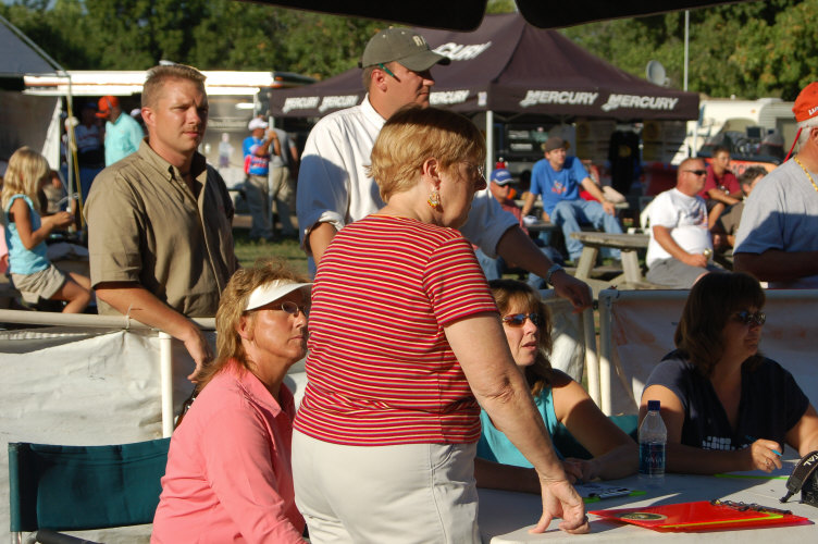 DAE56350-1F40-4BBA-BD39-552AE30542BA