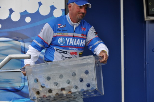 DAF32418-C232-4B0F-8B8D-62927723E91C