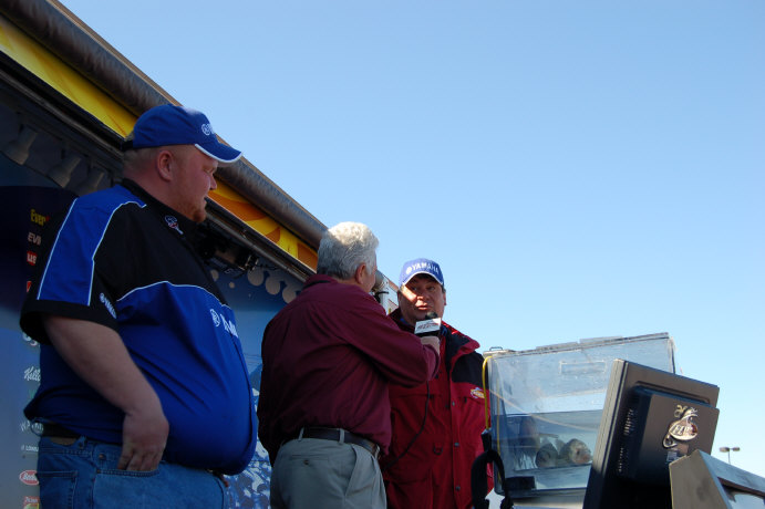 DAF37354-433A-4E20-B0A3-5F799F695342