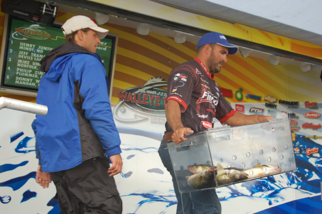 DB14EA6A-880F-43D3-BBC1-CAE02E5EECA7