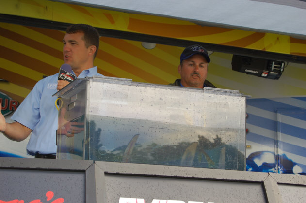 DB1748D4-B420-42A8-BFE6-F8ADDEC55645