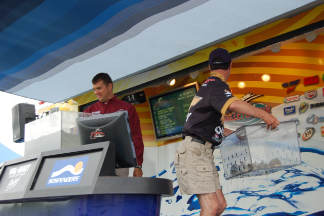 DB2C1638-B002-4EE2-9A1C-F45D11AA3648