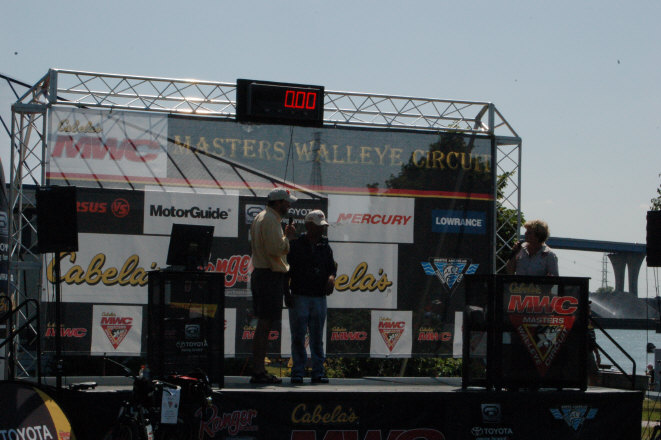 DB8972CF-4755-4E76-804B-C8B61333F3DF