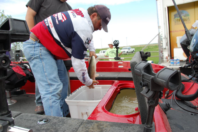 DB8F6416-D764-4EED-A6F2-E9F6306EF0AA