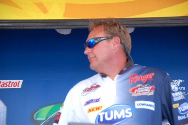 DBAD9A4D-8A88-4702-9F88-1379EA21784D