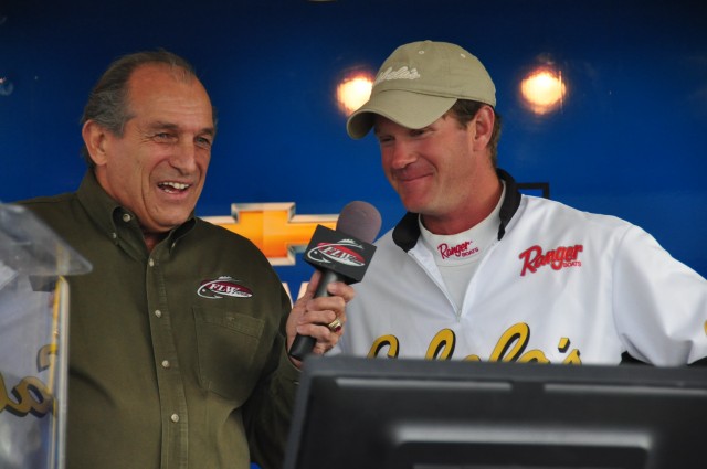 DBC96469-0BF3-4F65-8BDD-C0B4B86E83A0