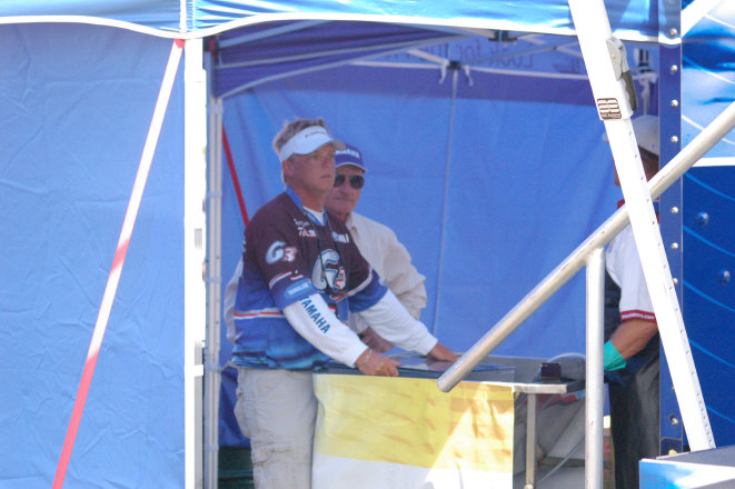 DC043F20-BF00-4BF8-9134-29DDA469B0AE