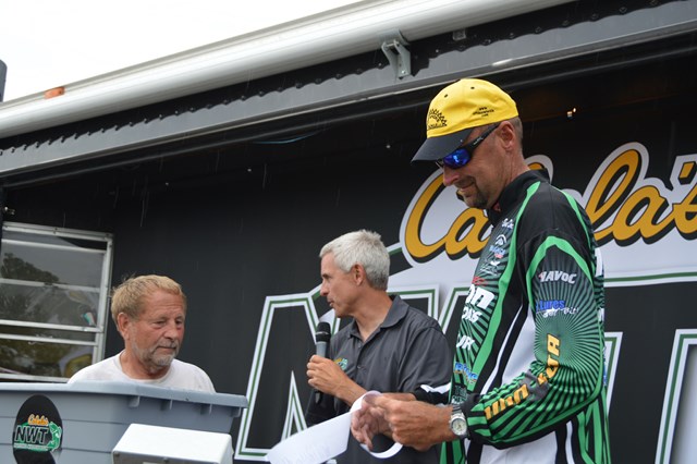 DC099D2E-1B5D-46E3-9CA9-C6729E9DE004