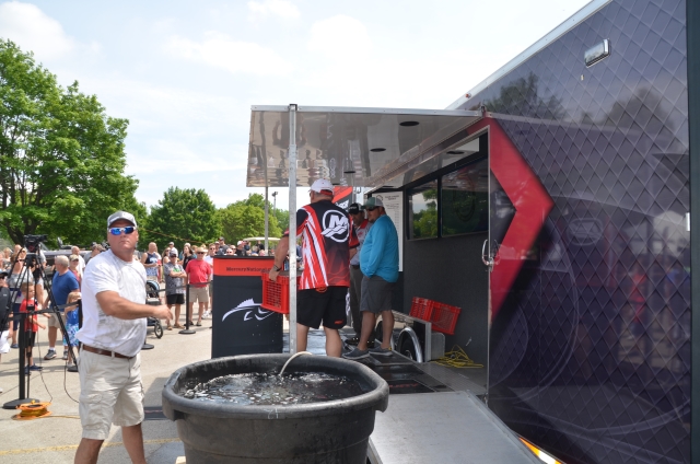 DC4A63DF-B10C-4B80-A932-A50F368F4AA9