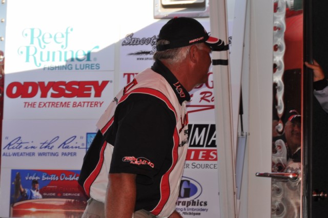 DC69EF8C-A2BE-4776-AD46-48C47EF82A31