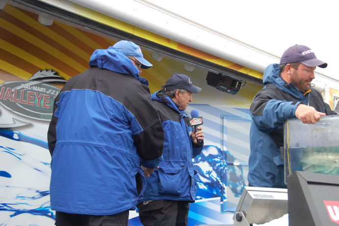 DC79C232-DD5F-4880-9604-3C5A1DACE77C