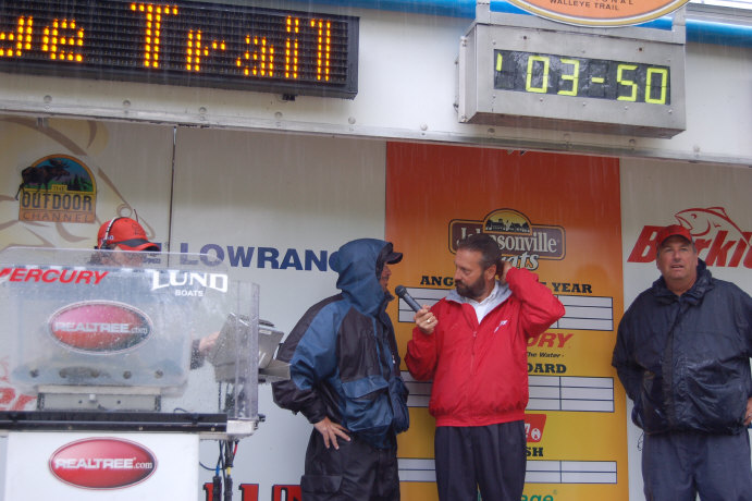 DCA8E88B-C63C-40A0-BF84-7A195E1D2FF5