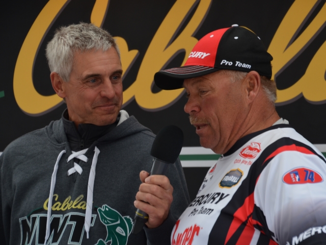 DCA8EA40-2E5E-4453-B39B-FE8D036E5052