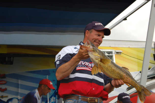 DCB2A00D-2A14-47CB-AA6E-545D6B518FC2