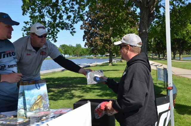 DCB6D6BD-6438-4156-9BB7-5B5DFC8123E6