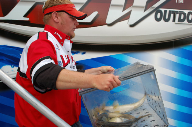 DCCBB764-C3A3-4316-81D0-F49D6CF54B07