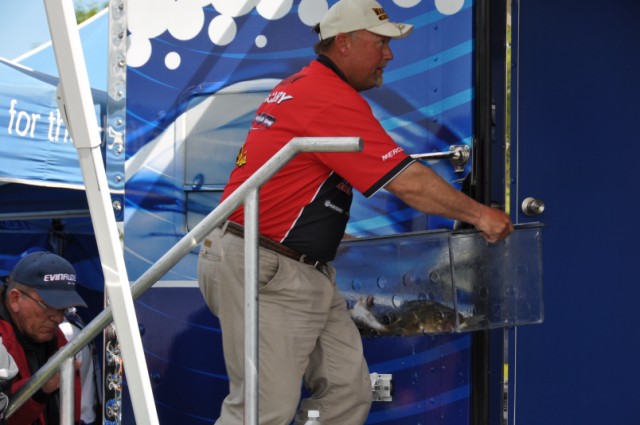 DCF2110A-CF70-4723-B9EC-FD674AC23B05